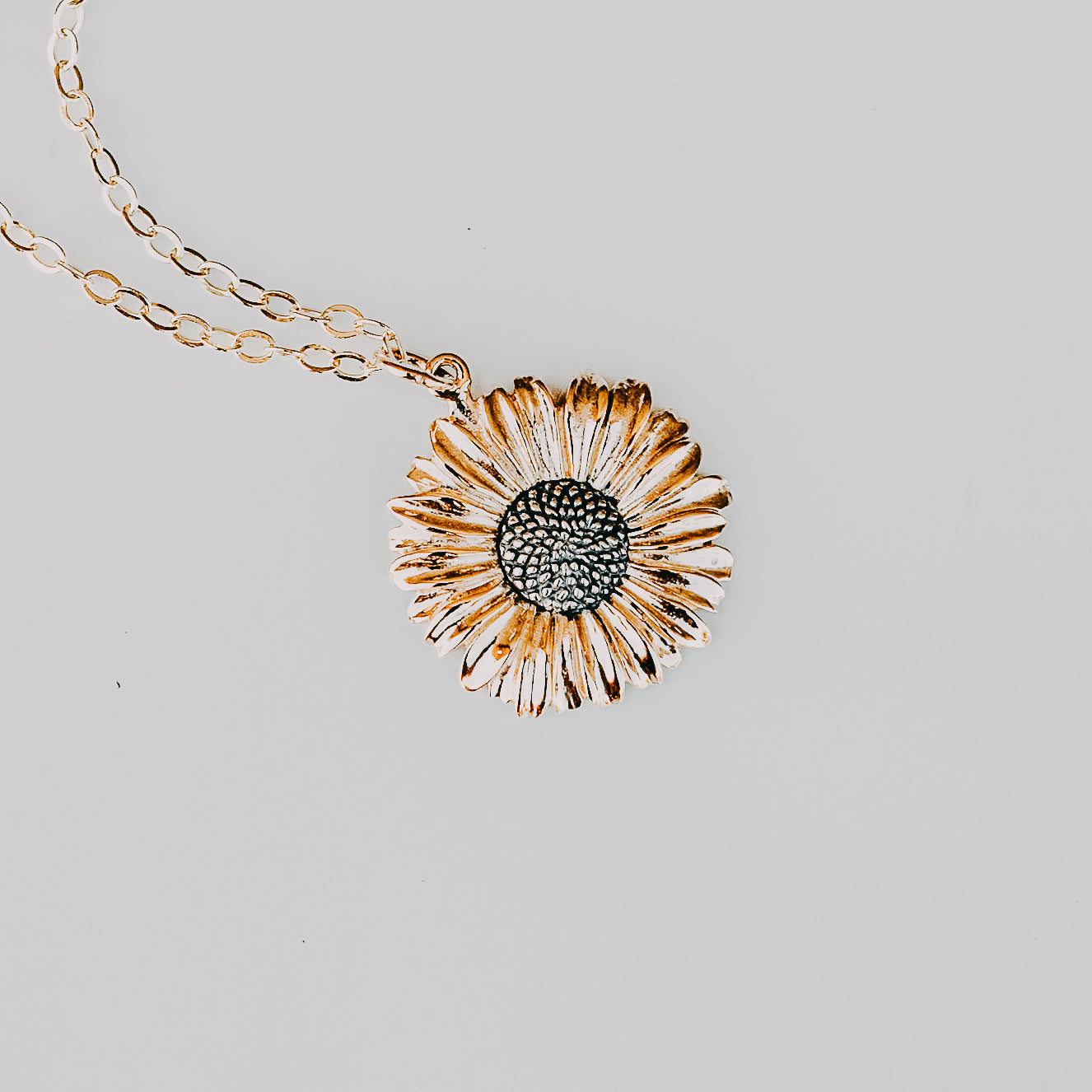 Mixed Metal DAISY NECKLACE