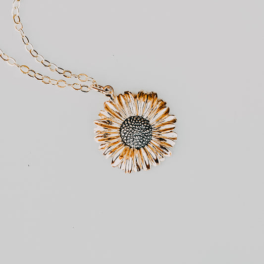 Mixed Metal DAISY NECKLACE